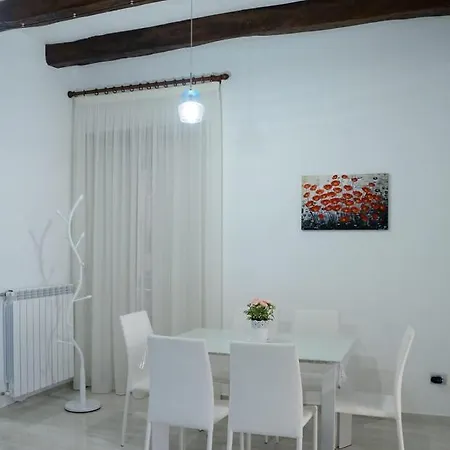 Al Teatro Verdi Luxury Apartment Salerno